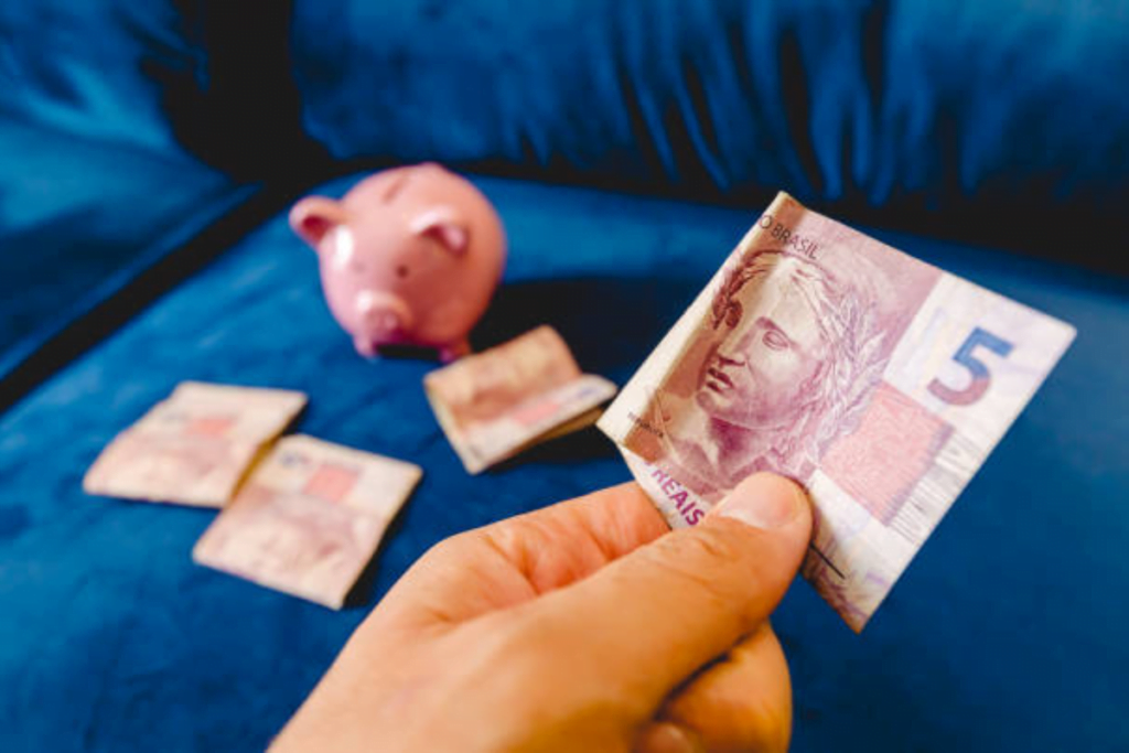 Erro que vale uma BOLADA: ESTA nota rara de R$ 5 pode valer R$ 400; confira