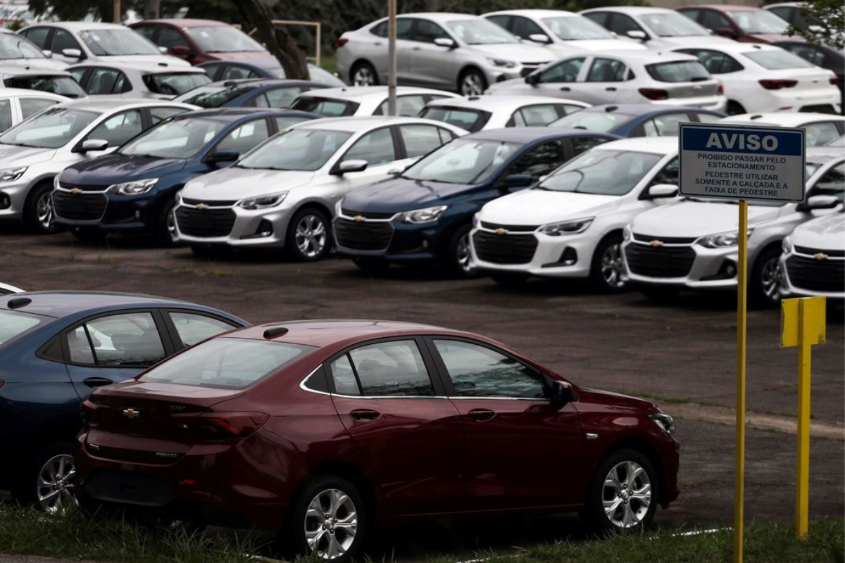 DETRAN promove leilão com CARROS DE LUXO com valor inicial de R$ 3 MIL
