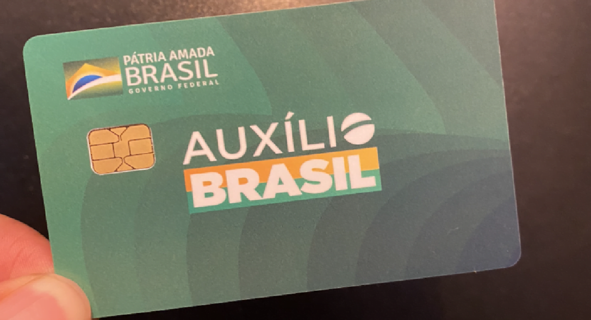 FESTA NO BRASIL (20/09): Quem recebeu o Auxílio Brasil de Bolsonaro em 2022 pode receber R$ 15 mil de indenização