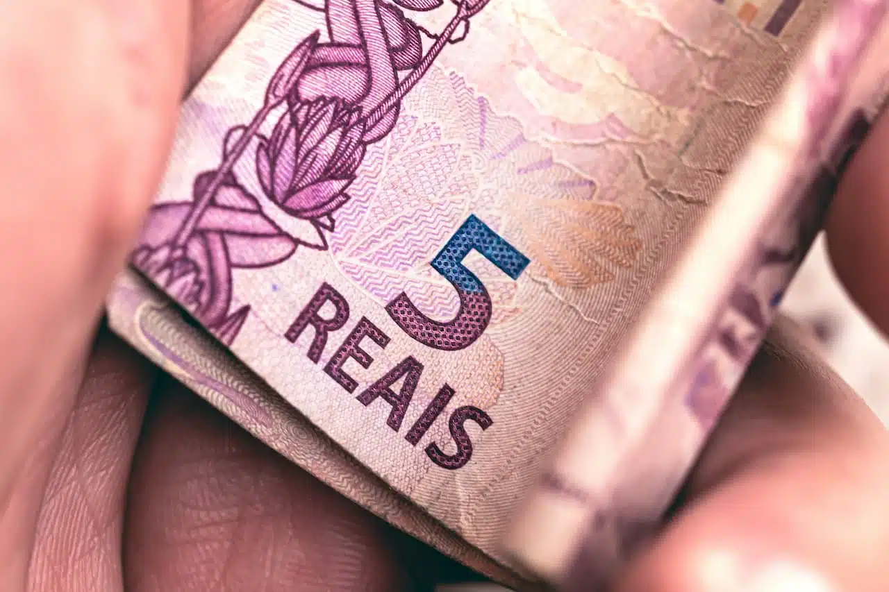 BRILHANTE NOTÍCIA HOJE (28/9): Nota de R$ 5 na carteira pode valer uma grande bolada e brasileiros soltam fogos de felicidade