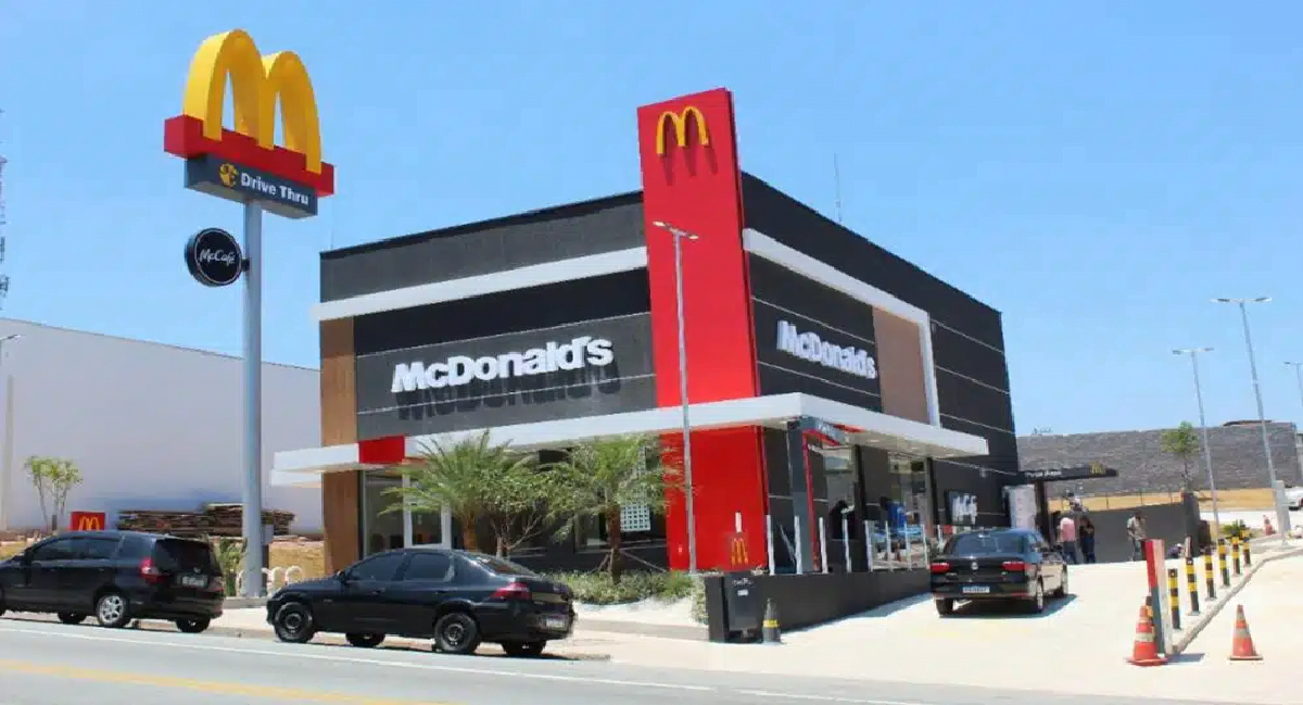 Fechamento de quase 1.000 restaurantes e ADEUS: O encerramento de atividades do Mcdonalds em país e deixou todo mundo de boca aberta