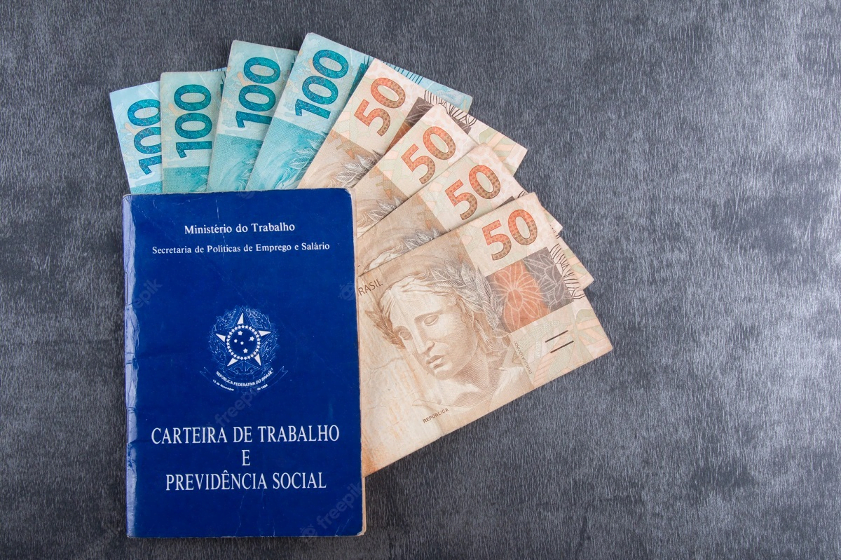 SEGURO-DESEMPREGO só pode ser pago com, no mínimo, ESTA quantidade de meses trabalhados