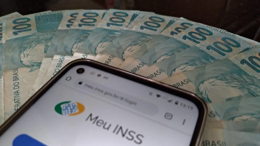 SAIU AGORA (01/10): EXCELENTE NOTÍCIA sobre o pagamento 13º SALÁRIO do INSS em 2024 e milhares já comemoram