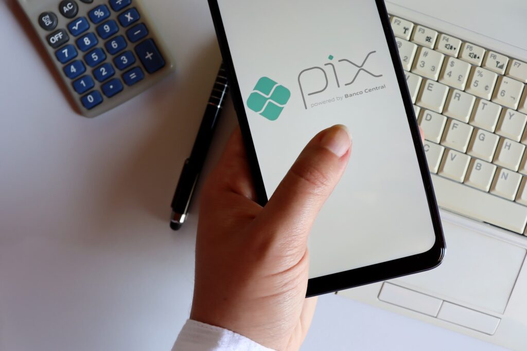AVISO MÁXIMO SERASA para quem faz TRANSFERÊNCIAS PIX acaba de sair hoje (27/9)