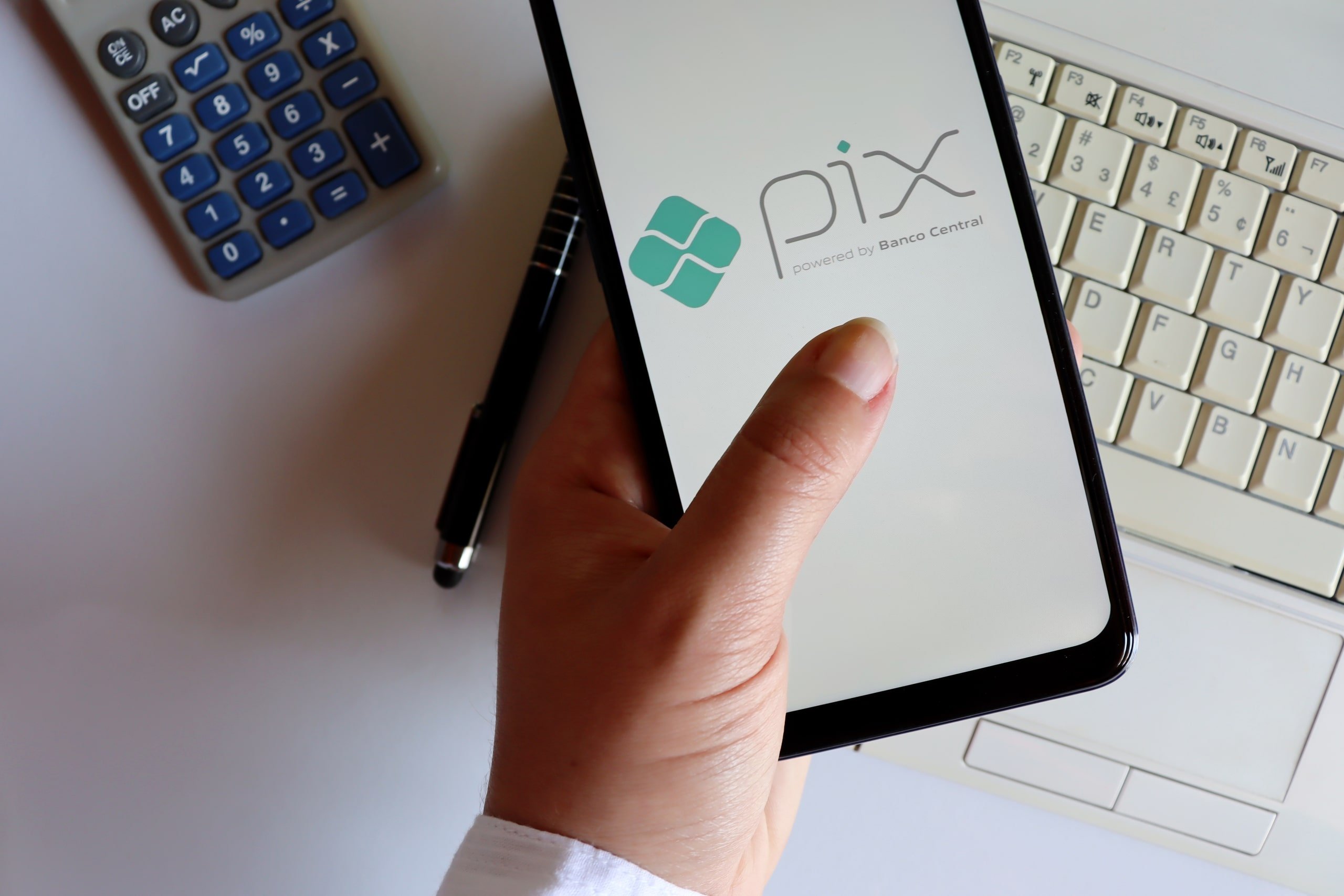 AVISO MÁXIMO SERASA para quem faz TRANSFERÊNCIAS PIX acaba de sair hoje (27/9)