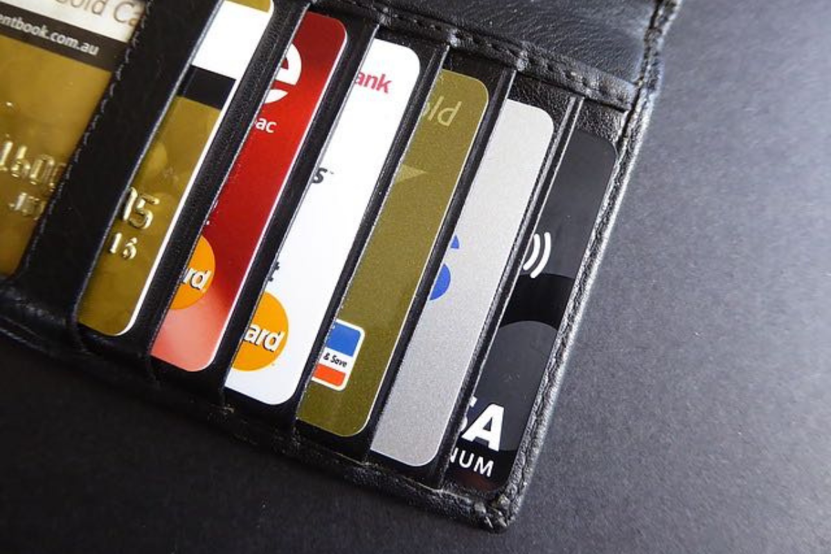 ADEUS e FIM DO CARTÃO DE CRÉDITO: COMUNICADO de última hora do Banco Central deixa milhões de usuários em choque hoje e pega todos de surpresa
