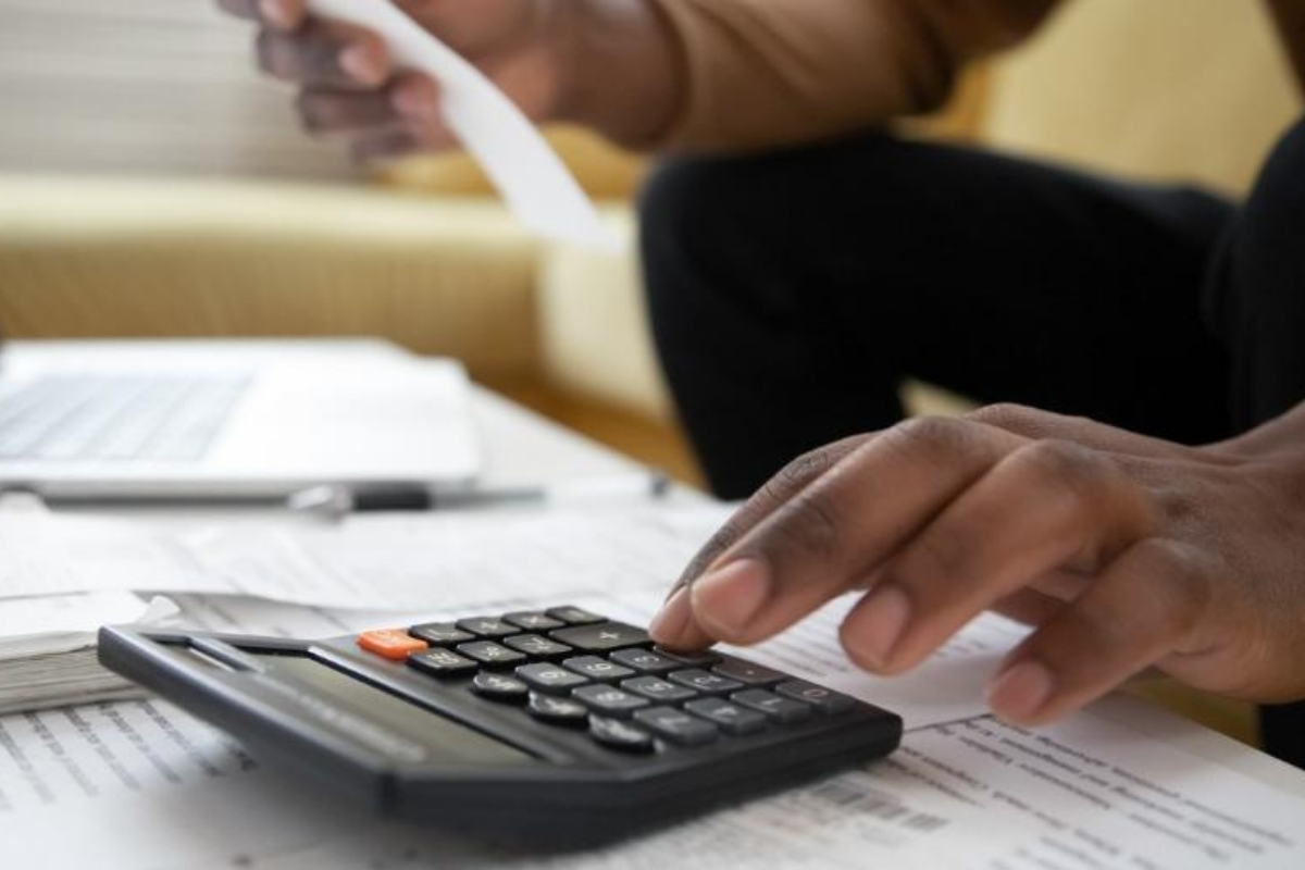 Quer receber até R$ 1 MIL por dia? Bancos pagam bolada para quem renegociar dívidas; veja como participar