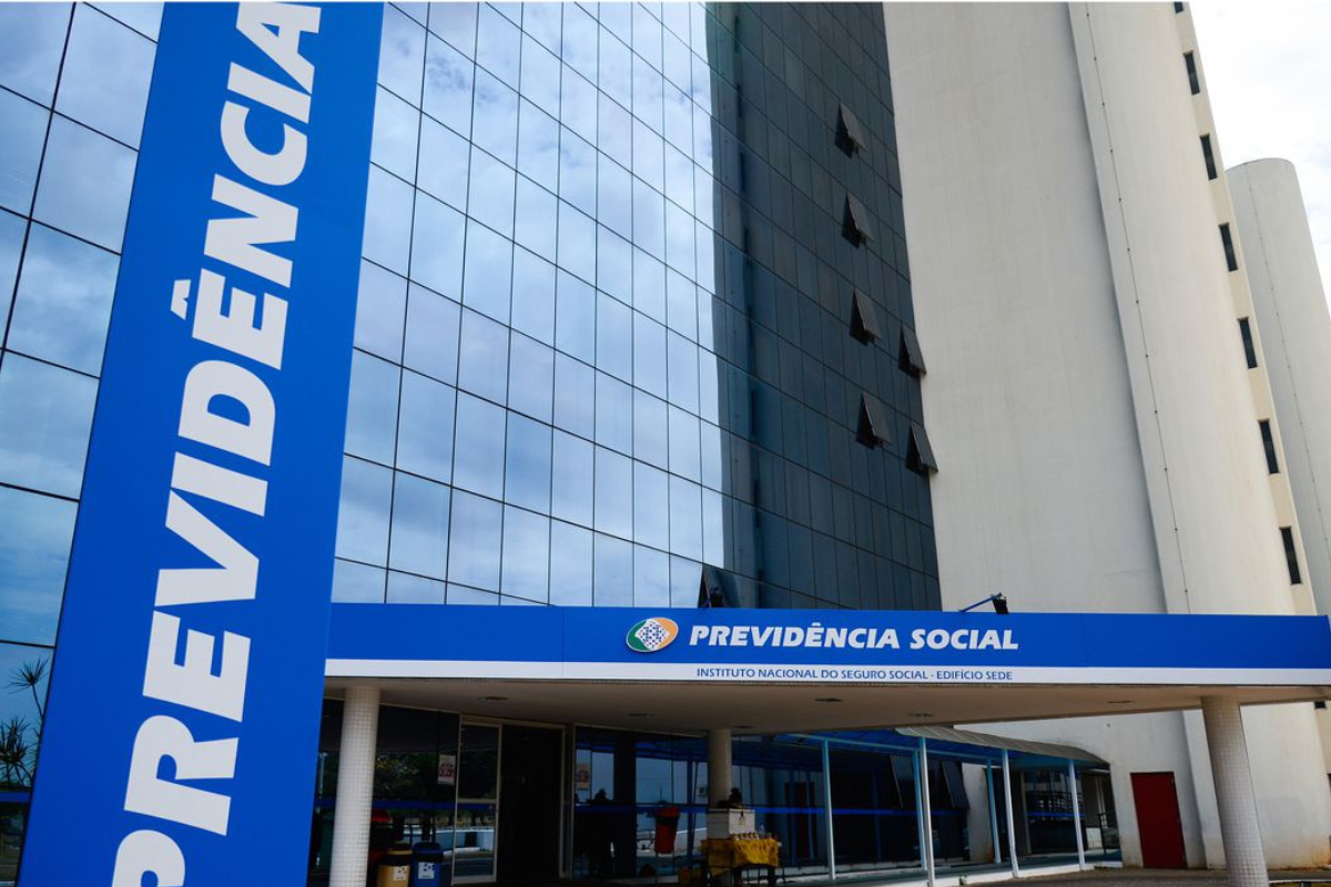 MARTELO BATIDO e não tem conversa: Confirmado pagamento em DOBRO no INSS e brasileiros festejam