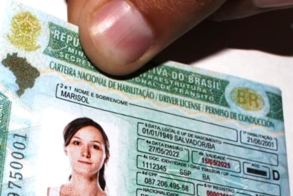 Nova lei de trânsito é aprovada e traz FIM DA CNH e mudança drástica no IPVA; entenda