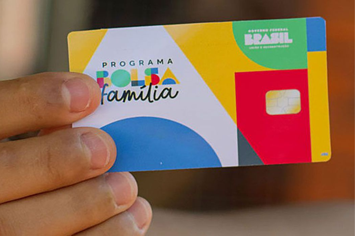 DINHEIRO EXTRA NA CONTA HOJE (31/10): Caixa acaba de confirmar Pix de R$ 900 e brasileiros comemoram