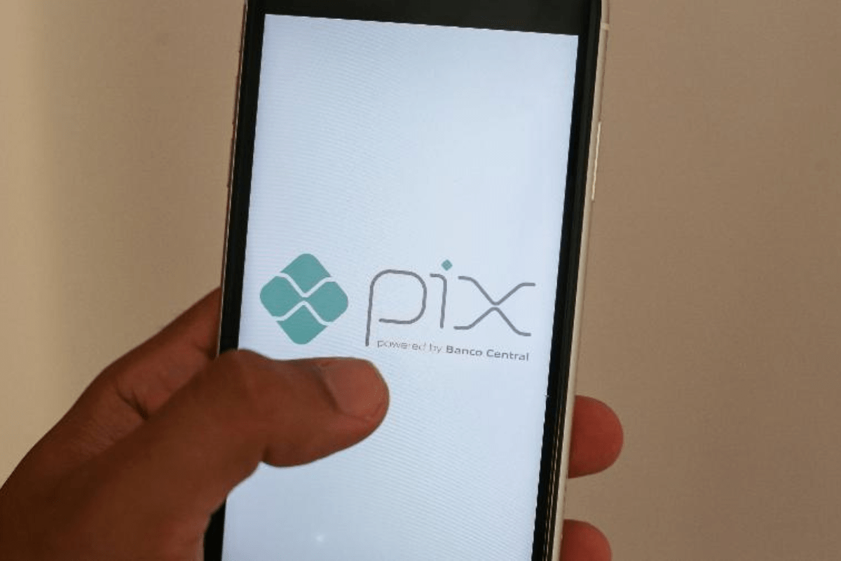 Novo GOLPE do PIX pega brasileiros de SURPRESA; a operação é automatizada