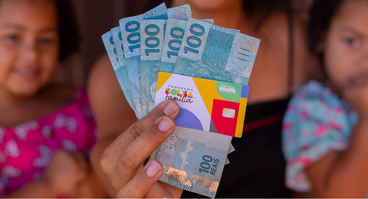 VITÓRIA INESPERADA: Bolsa Família acaba de confirmar HOJE (14/10) pagamento EXTRA para estes grupos e beneficiários VIBRAM
