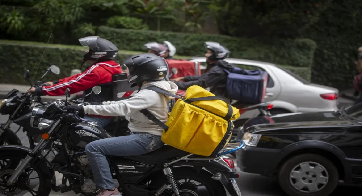 Aposentadoria do INSS e valo maior por hora: Motoristas por aplicativo recebem excelente notícia hoje (18)
