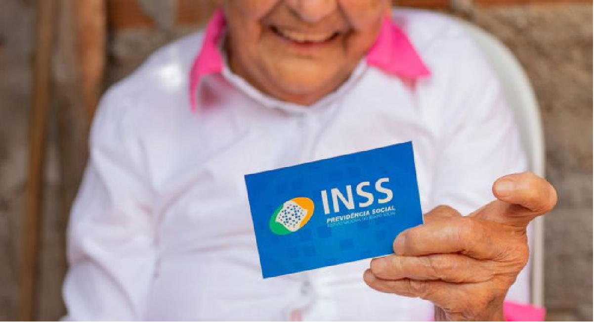 MARTELO batido e sem volta: É possível se APOSENTAR pelo INSS estando com 50 Anos