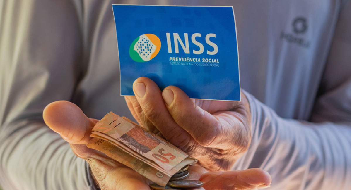 É PARA COMEMORAR! Salário dos aposentados é reajustado e o valor cai como um presente para brasileiros