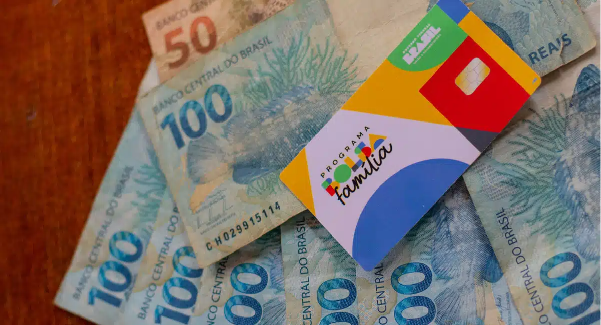 Bolsa Família: Adicionais de R$ 100 + R$ 300 serão liberados junto ao pagamento de R$ 600 hoje (19/10)? Veja quem tem direito