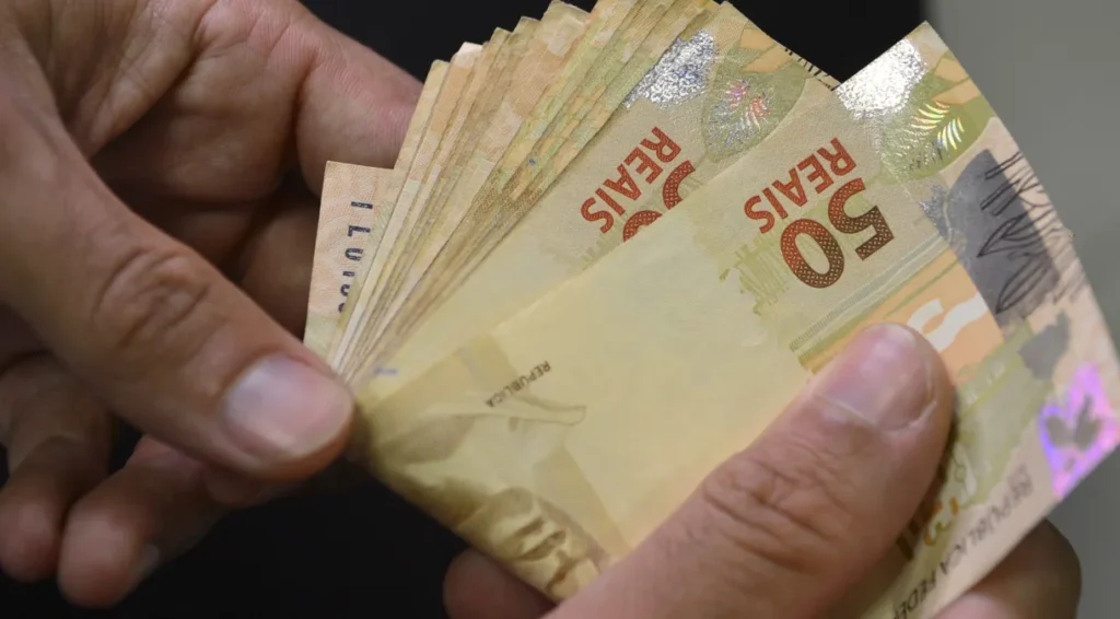 LIBERADO HOJE (03/10) pela CAIXA saque de até R$ 2,9 MIL para trabalhadores; veja quem tem direito