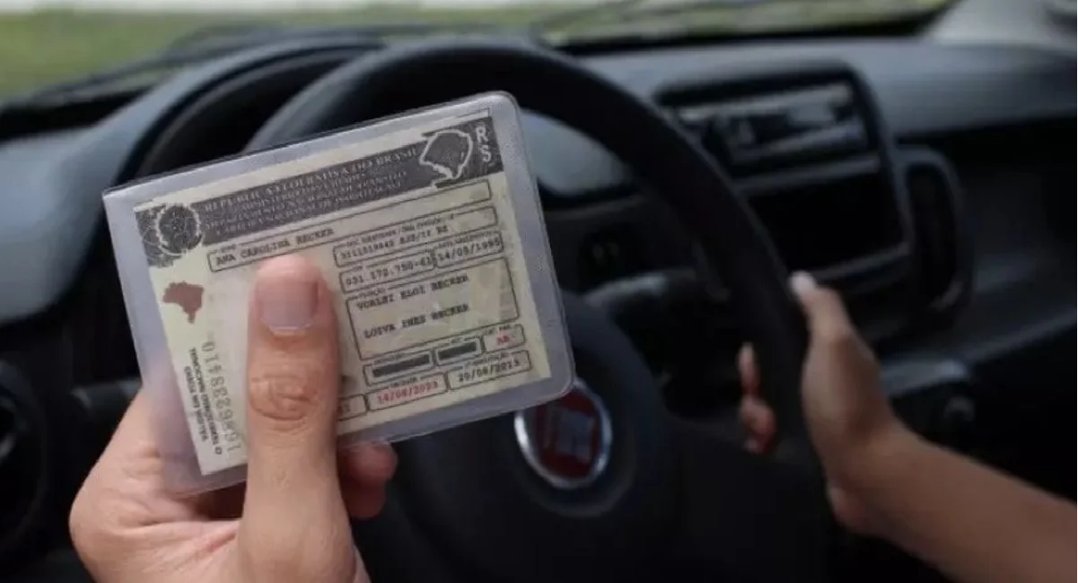 MOTORISTAS EM FESTA em todo o Brasil AGORA, TUDO DE GRAÇA: Nova lei da CNH saiu e caiu como PRESENTE a milhares