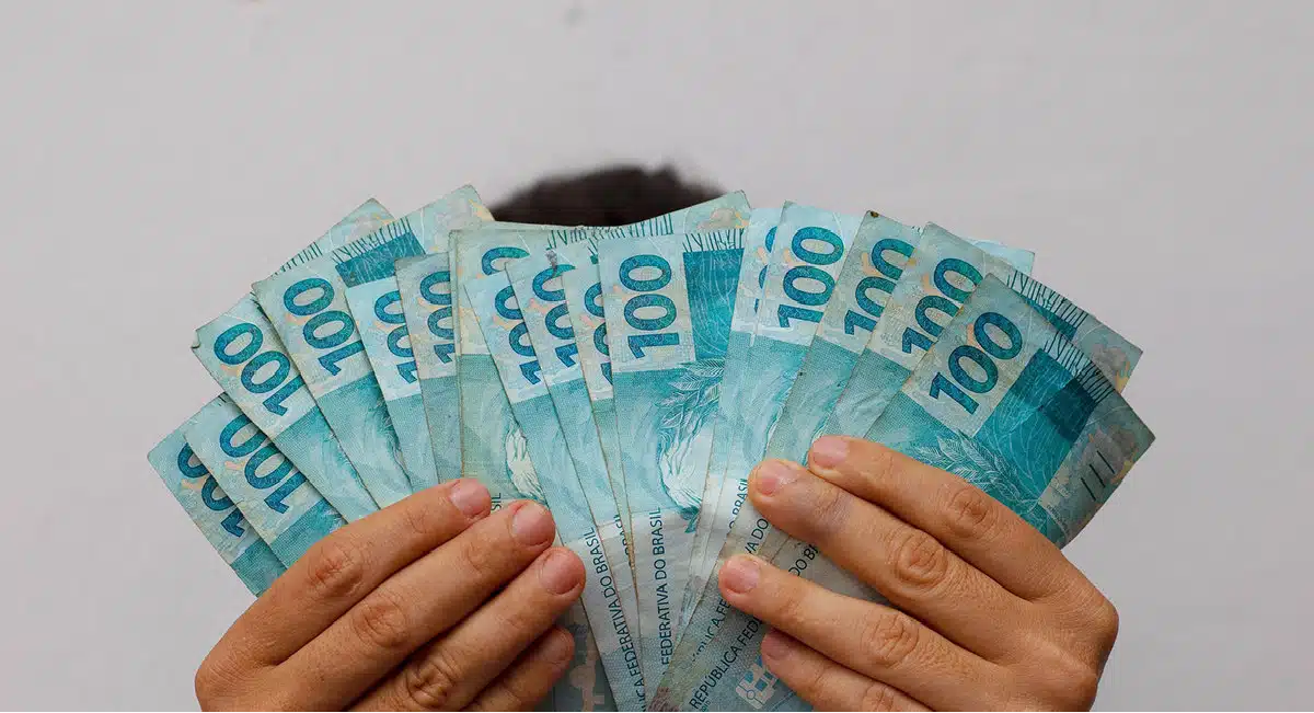 É PARA COMEMORAR! Governo libera pagamento imediato para brasileiros