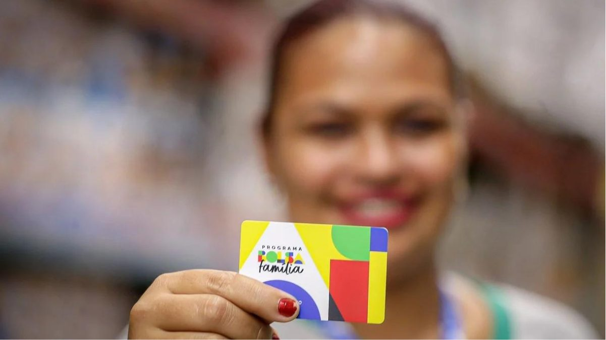 Bolsa Família vai liberar o 13º salário em novembro? Veja quem tem direito ao saque EXTRA