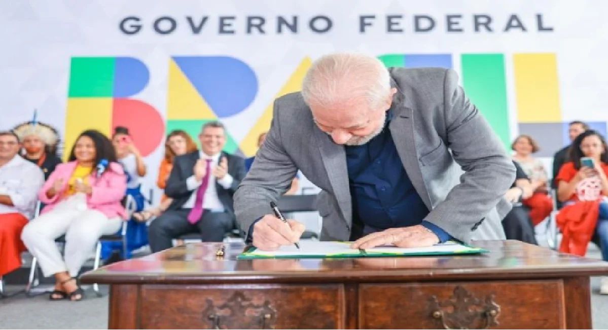 Governo anuncia benefício de R$ 2 MIL para mulheres e todas vão correndo sacar