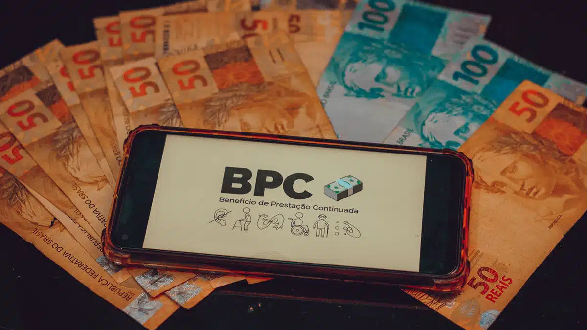 13º SALÁRIO pode ser liberado para os beneficiários do BPC e possibilidade já causa alvoroço