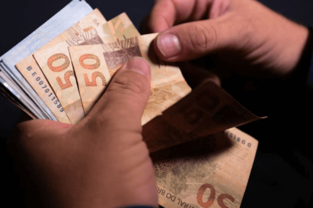 Consulta ao abono salarial PIS/PASEP será liberada online; veja o passo a passo