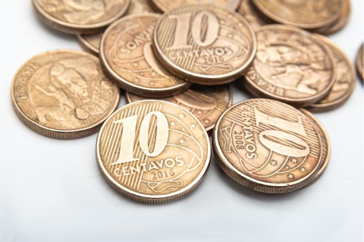 MOEDAS RARAS de R$ 0,10 podem valer 1,6 mil vezes mais; veja se você não tem uma esquecida na carteira