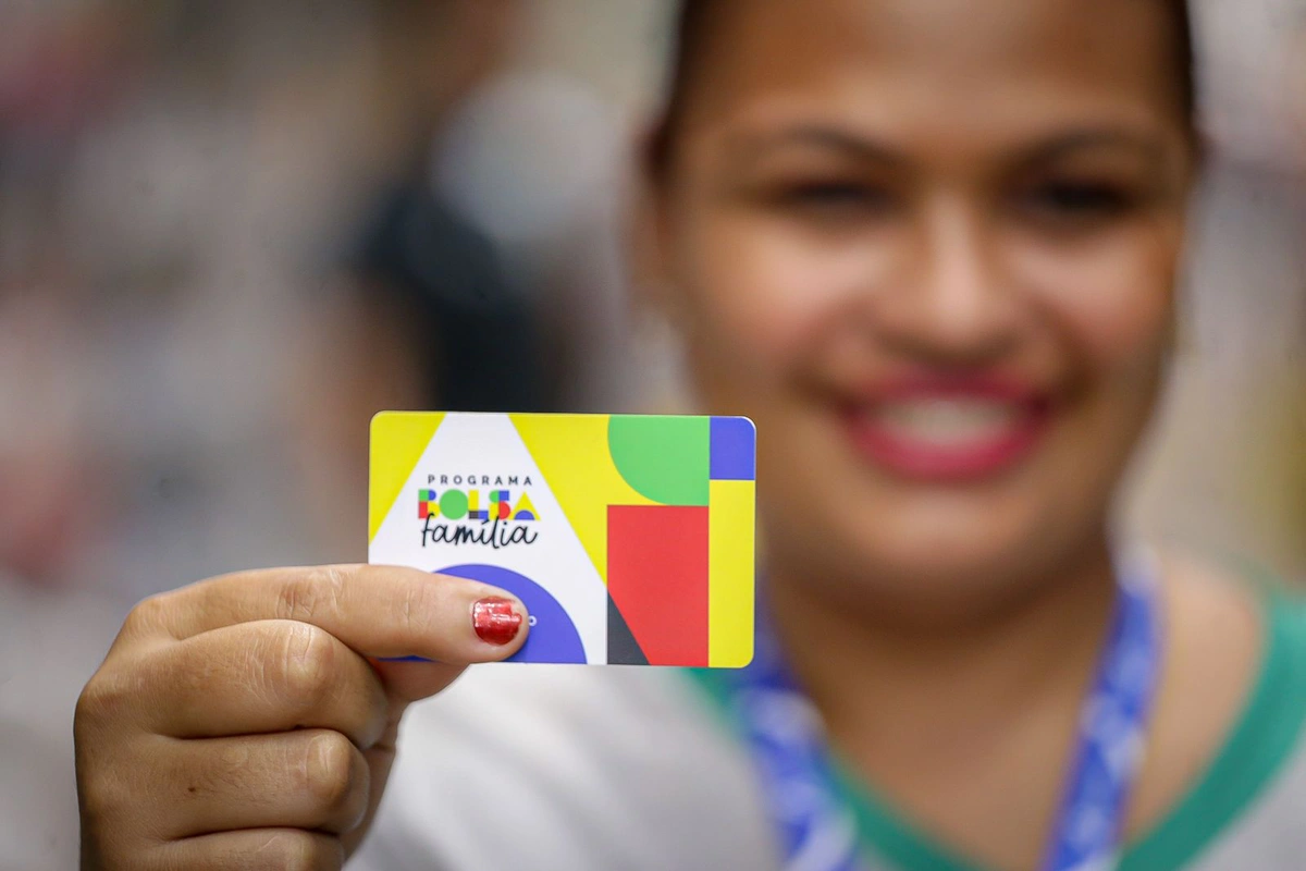 Caixa libera NOVO pagamento do Bolsa Família HOJE (23) e brasileiros correm para sacar