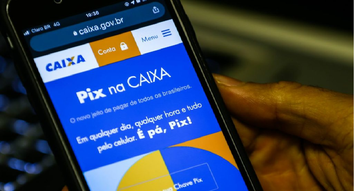 Quem receber o PIX de R$ 15 MIL da Caixa será obrigado a declarar Imposto de Renda? Confira