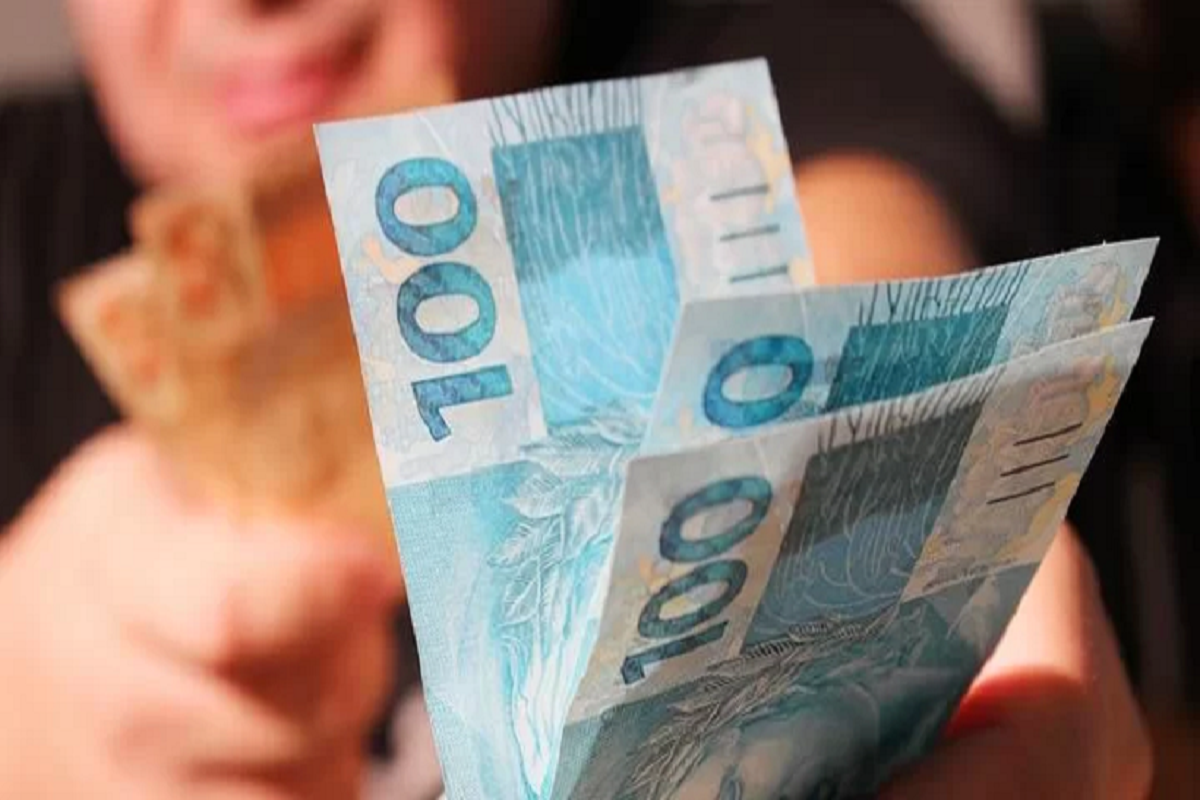 É OFICIAL, pagamento inédito hoje (03): Novo benefício no valor de um salário mínimo pega brasileiros de surpresa