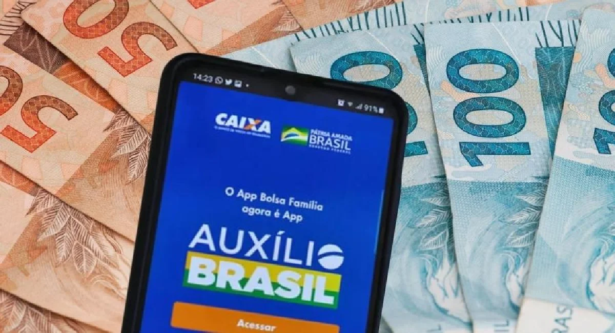 ÚLTIMOS DEPÓSITOS da INDENIZAÇÃO de R$ 15 MIL do Auxílio Brasil acontecem e você precisa correr contra o tempo