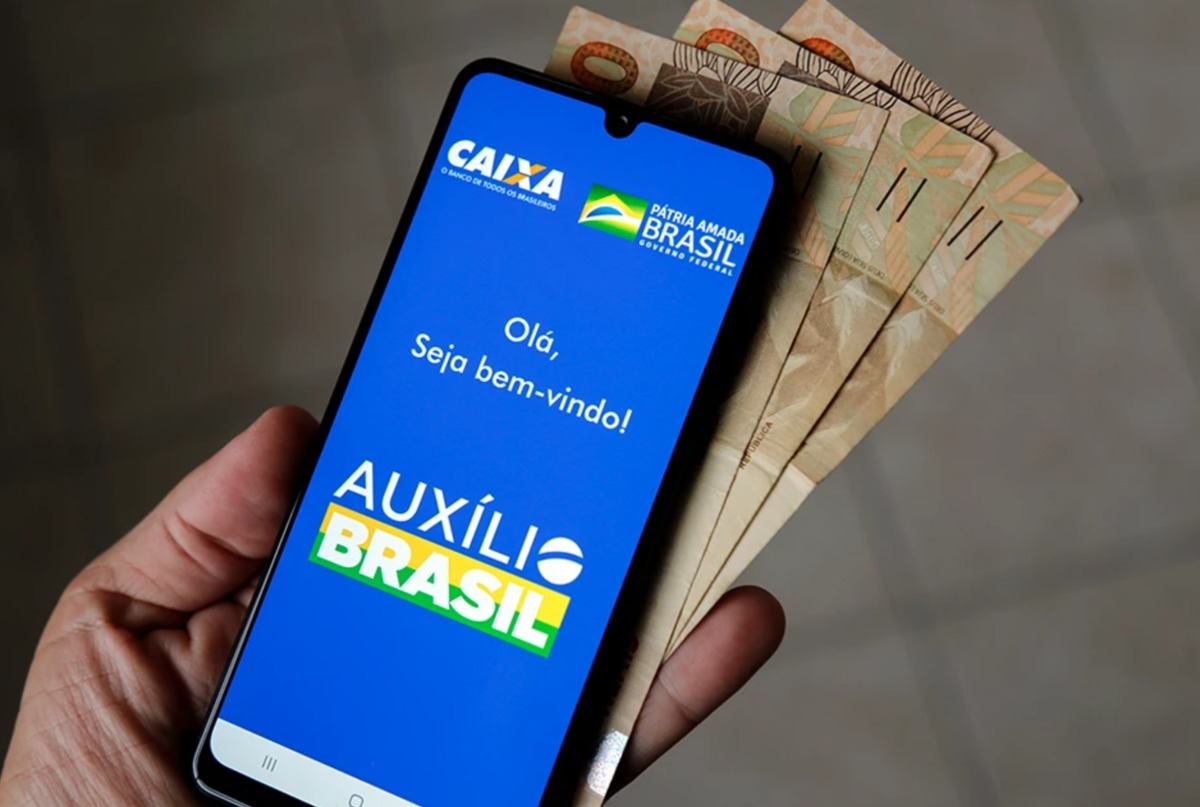 PIX de R$15 mil do Auxílio Brasil: Quando a indenização de R$ 15 mil será liberada para saque? Meu nome está na lista?