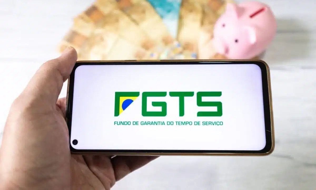 MARTELO BATIDO HOJE (18)! Governo define mudanças no SAQUE DO FGTS e trabalhadores ficam em choque