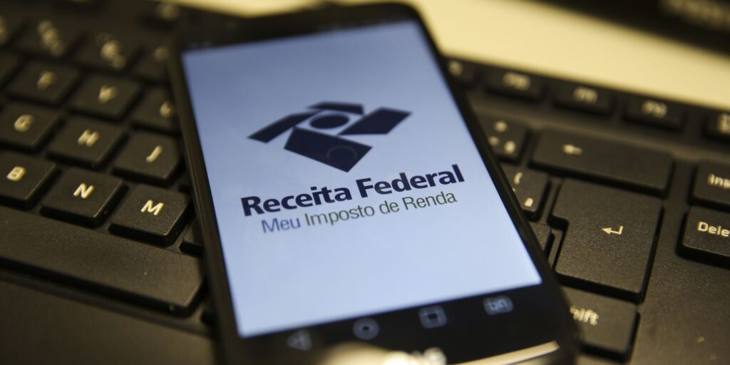 Isenção do IMPOSTO DE RENDA cai como um presente para os aposentados e pensionistas do INSS; confira