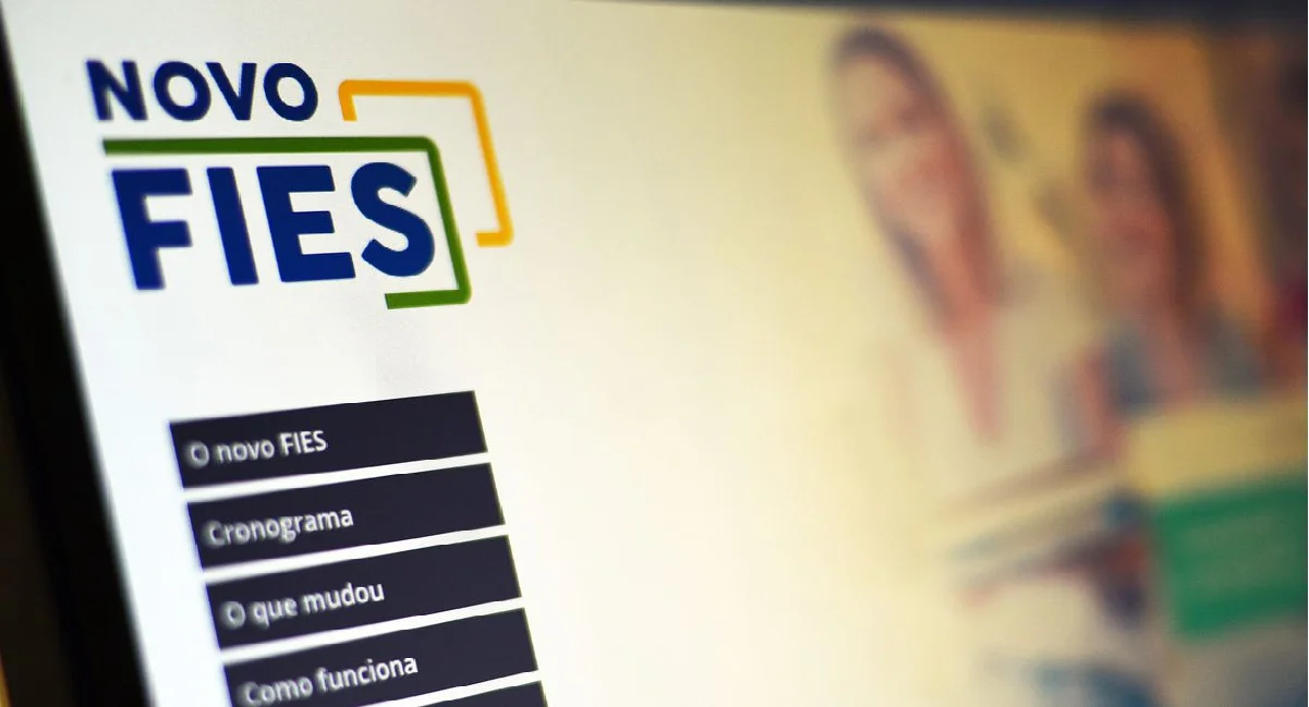 Brasileiros podem quitar as dívidas no FIES sem dinheiro; confira como fazer