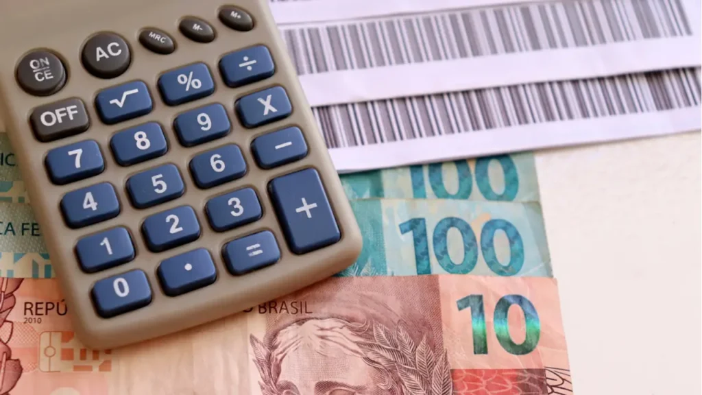 IDOSOS ISENTOS DE DÍVIDAS! Confira a lista com as contas que pessoas de terceira idade não precisam pagar