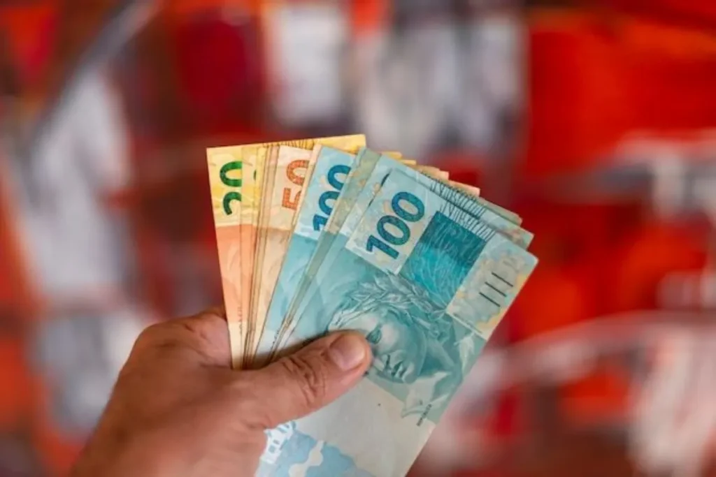 Caixa libera SAQUE EXTRAORDINÁRIO de mais de R$ 2 MIL e divulgada a lista com os CPFs beneficiados; confira