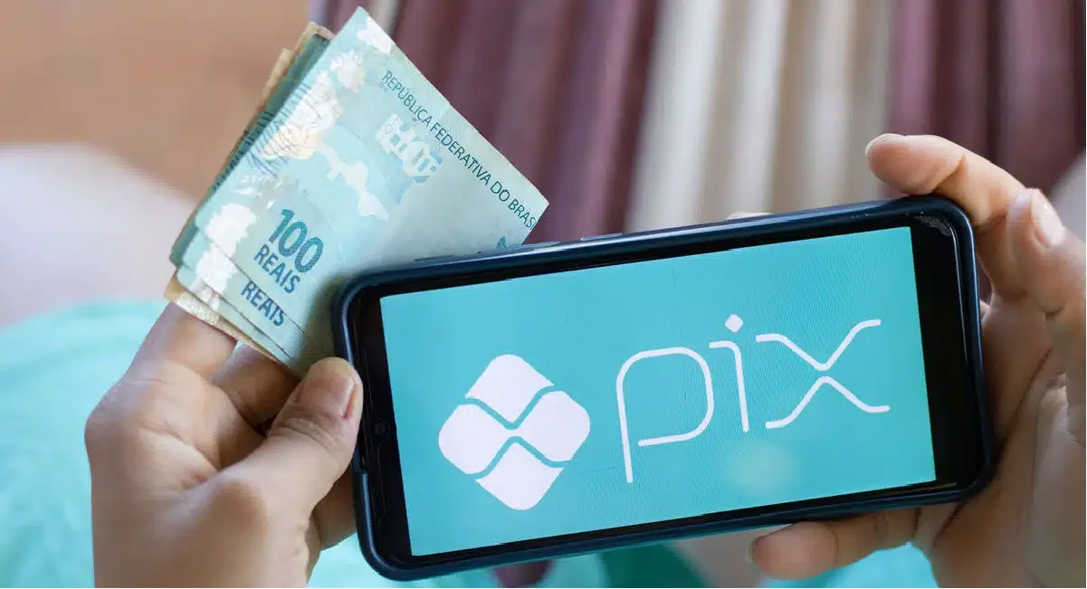 PIX EXTRA ANTES DO NATAL: Governo confirma pagamento de R$ 104 para ESTE grupo de brasileiros