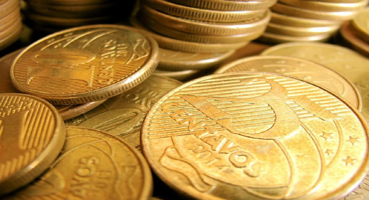 Dinheiro EXTRA antes da virada: Esta moeda de 25 centavos vale até R$ 2 mil