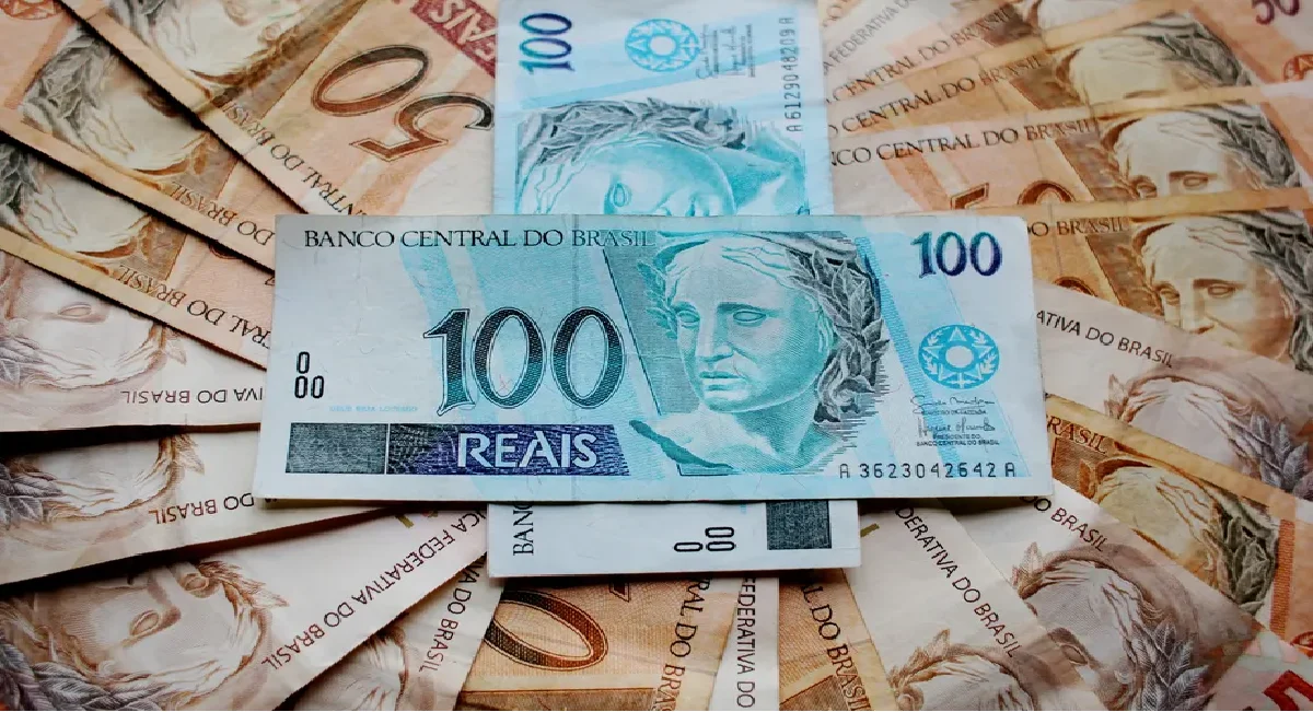 NOVO valor do salário mínimo 2024 vai IMPACTAR estes benefícios e brasileiros comemoram