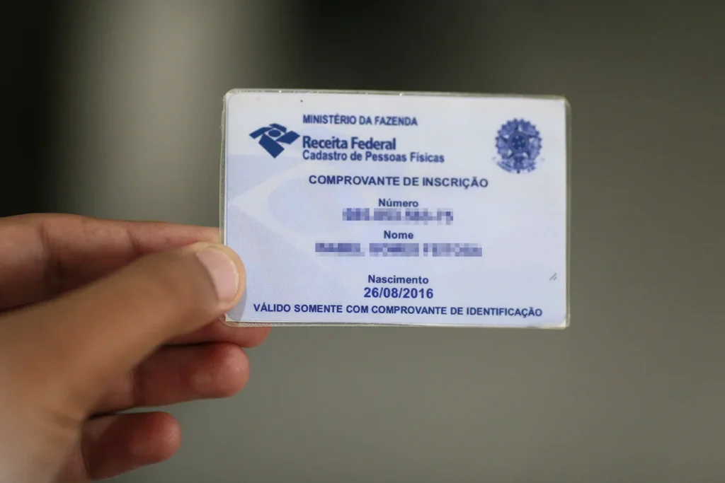 CONFIRMADO HOJE (31/01): Nova lei do CPF entra em vigor para dar ADEUS ao cartão físico e assusta brasileiros com mudança inédita