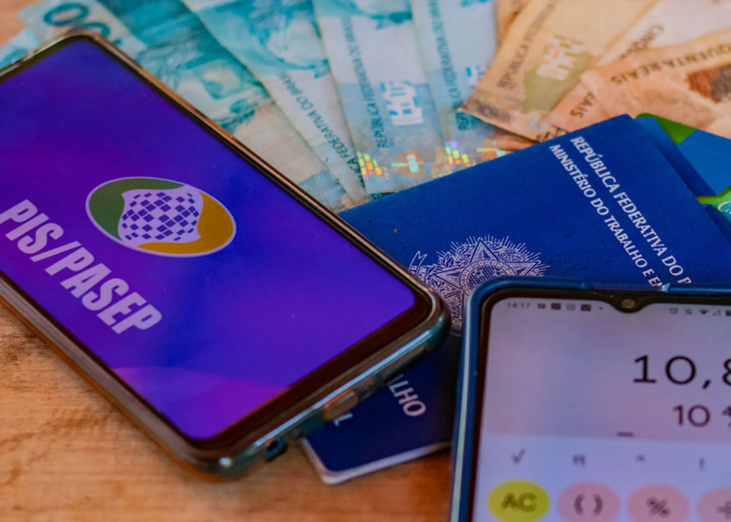Consulta ao abono salarial PIS/PASEP pode ser feita pelo telefone; veja como realizar o procedimento