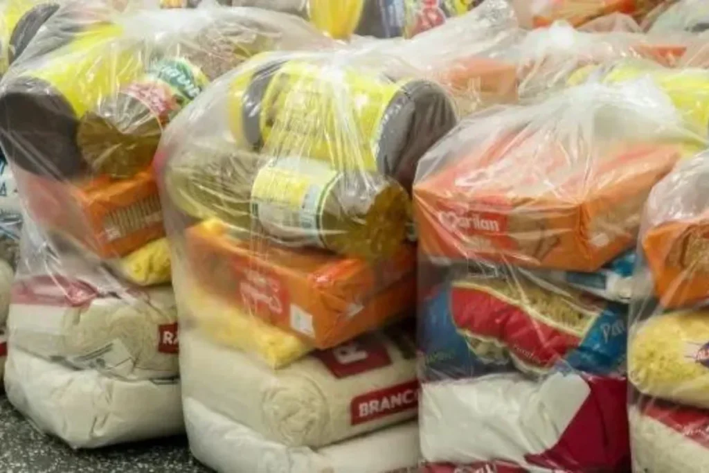 NOTÍCIA SALVADORA HOJE (16/03) com Cesta básica do Bolsa Família caindo na conta no valor de R$ 150 a até R$ 300 para NIS 0 a 9. Veja como resgatar