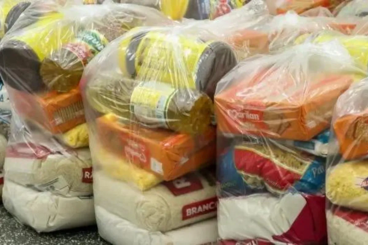 NOTÍCIA SALVADORA HOJE (16/03) com Cesta básica do Bolsa Família caindo na conta no valor de R$ 150 a até R$ 300 para NIS 0 a 9. Veja como resgatar