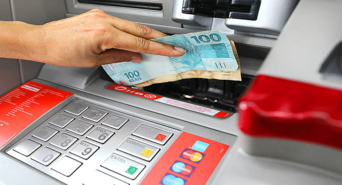 PIX TRIPLO HOJE (17/03): Bradesco bonifica clientes da poupança com R$ 639, R$ 1.319 e R$ 2.042 fazendo ISTO e surpreende brasileiros