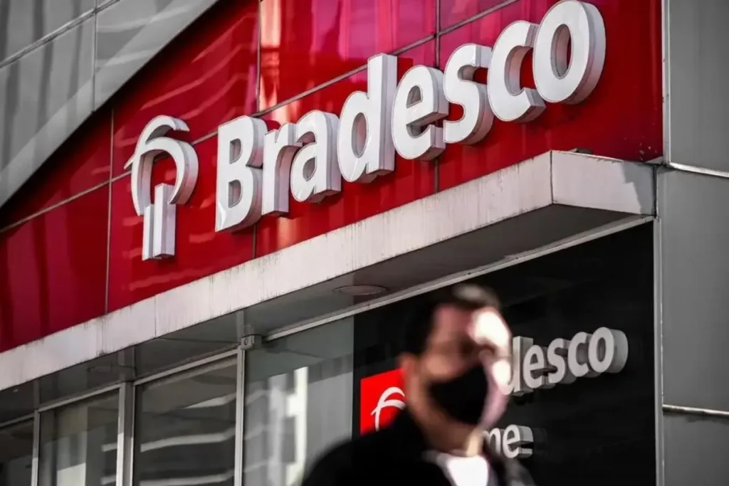 Adeus após 40 anos: Bradesco bate o martelo e confirma FIM DE SERVIÇO TRADICIONAL pra revolta dos clientes