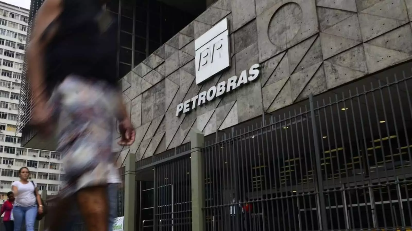 Processo Seletivo de Estágio na Petrobras abre mais de 1.000 vagas. Salário de R$1.412 foi confirmado