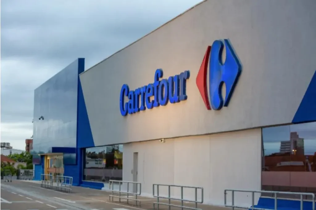 Surpresa GRANDE: Carrefour chega com os dois pés na porta para comprar supermercado rival por R$ 7 bilhões e pega todos de surpresa