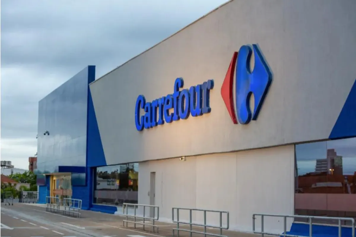 Surpresa GRANDE: Carrefour chega com os dois pés na porta para comprar supermercado rival por R$ 7 bilhões e pega todos de surpresa
